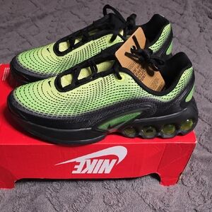 Nike AIR MAX DN, Lime Green and Black Athletic Shoes